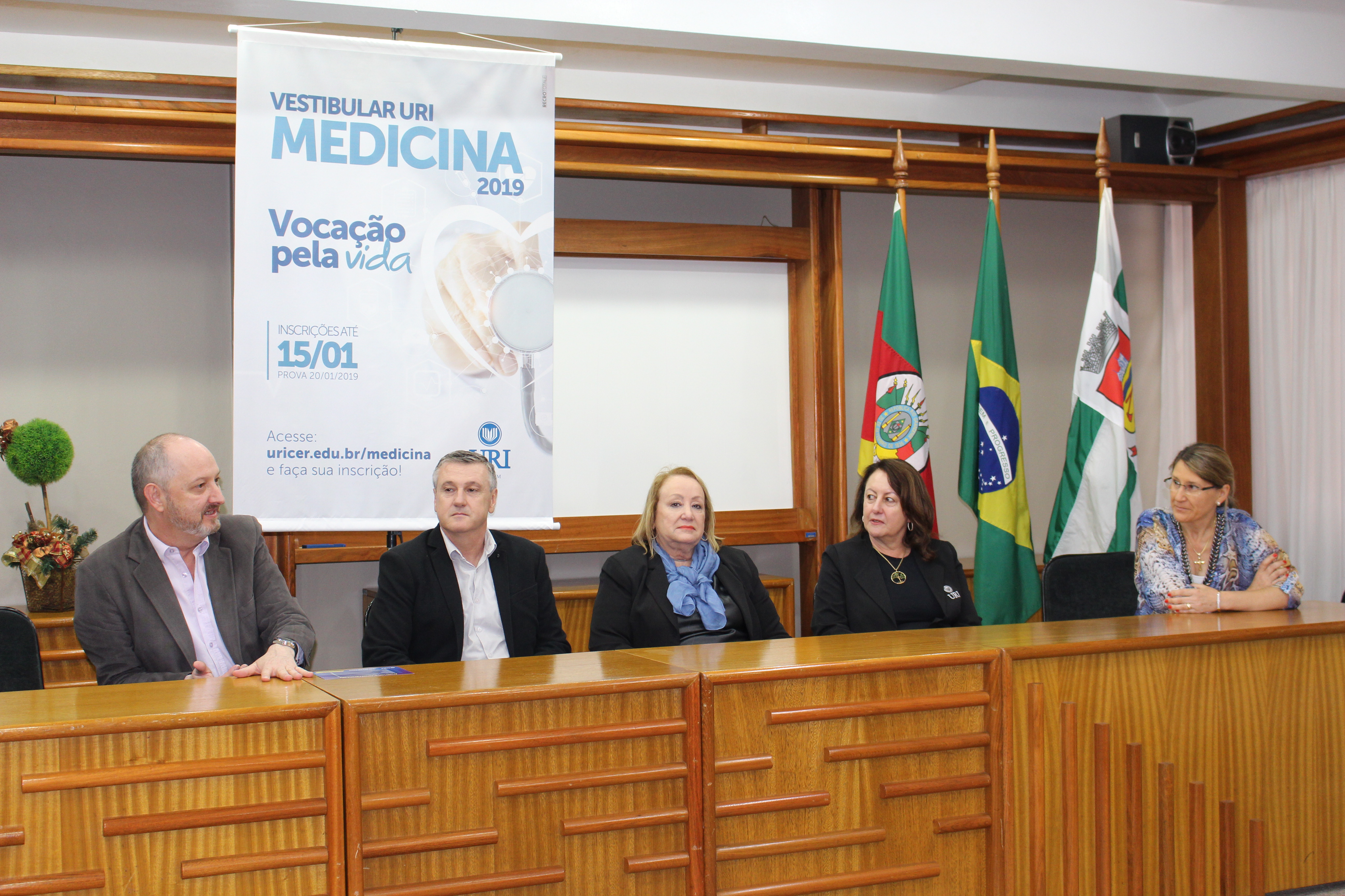 Ir para  <p><big>A URI Erechim tamb&eacute;m fez o lan&ccedil;amento para a imprensa nesta ter&ccedil;a-feira, &agrave;s 9h, da campanha de divulga&ccedil;&atilde;o do Vestibular para a segunda turma do Curso de...