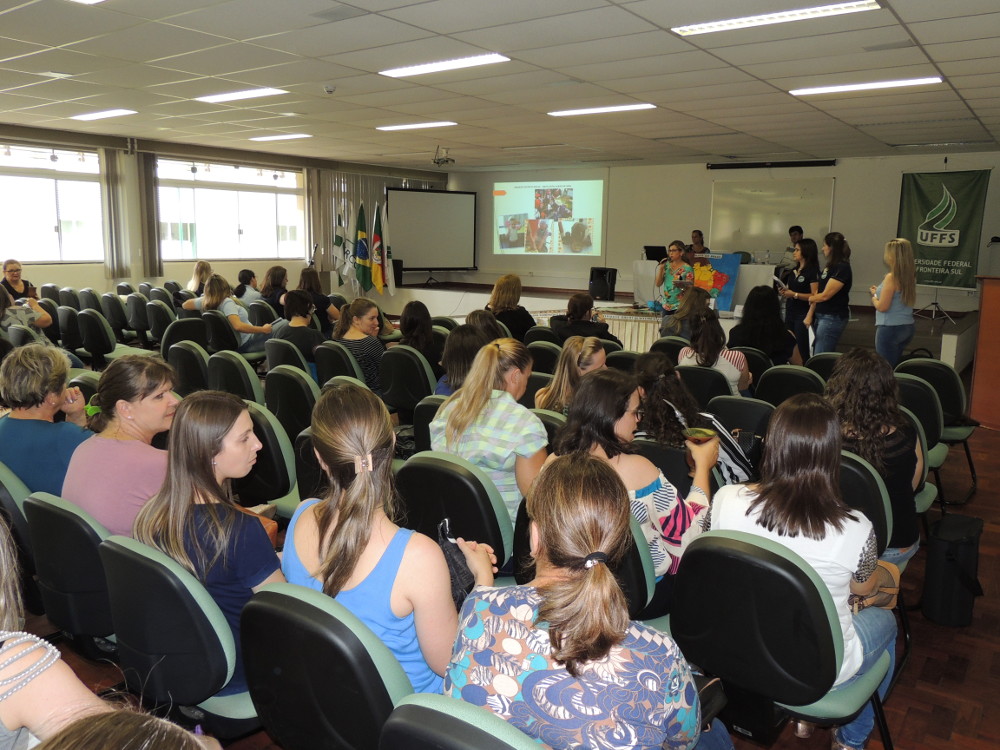 Ir para  <p>Na &uacute;ltima sexta-feira (23) aconteceu, na Universidade Federal da Fronteira Sul (UFFS) &ndash; Campus Erechim, a socializa&ccedil;&atilde;o de experi&ecirc;ncias realizadas ao longo do ano pelos 12...