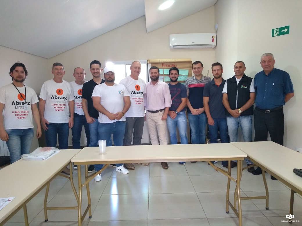 Ir para  <p><big>Com o objetivo de potencializar o trabalho realizado pelas r&aacute;dios comunit&aacute;rias da regi&atilde;o nordeste do Rio Grande do Sul, foi realizado no &uacute;ltimo s&aacute;bado (01), na cidade de...