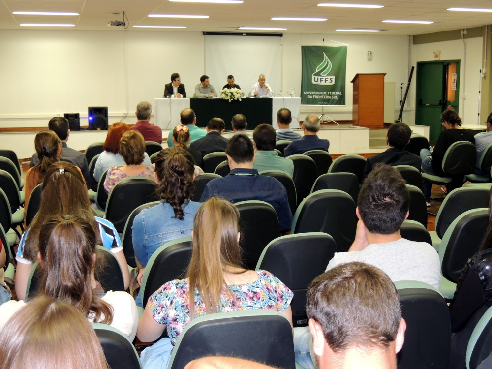 Ir para  <p><big>Ocorreu na noite desta ter&ccedil;a-feira (4) uma audi&ecirc;ncia p&uacute;blica na Universidade Federal da Fronteira Sul (UFFS) &ndash; Campus Erechim com o objetivo de discutir as...