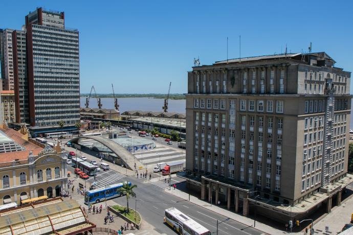 Ir para  <p>A MetSul alerta para per&iacute;odo de calor muito intenso nesta primeira metade da semana, no Rio Grande do Sul. A temperatura j&aacute; atingiu 33&ordm;C na tarde deste domingo e sobe muito mais nesta segunda-feira, quando...