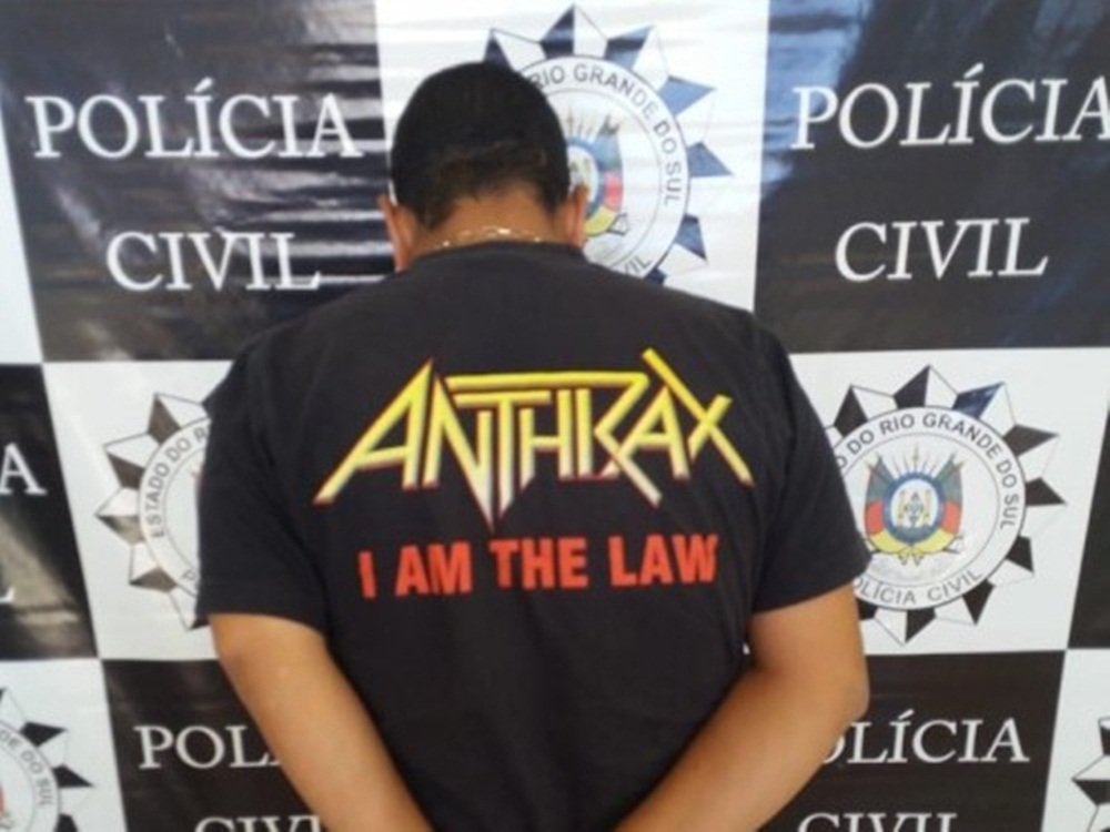 Ir para  <p><big>Na tarde de segunda-feira (10), a Defrec &ndash; Delegacia Especializada em Furtos, Roubos, Entorpecentes e Capturas de Erechim prendeu preventivamente&nbsp;um homem de 32 anos, popularmente conhecido como...