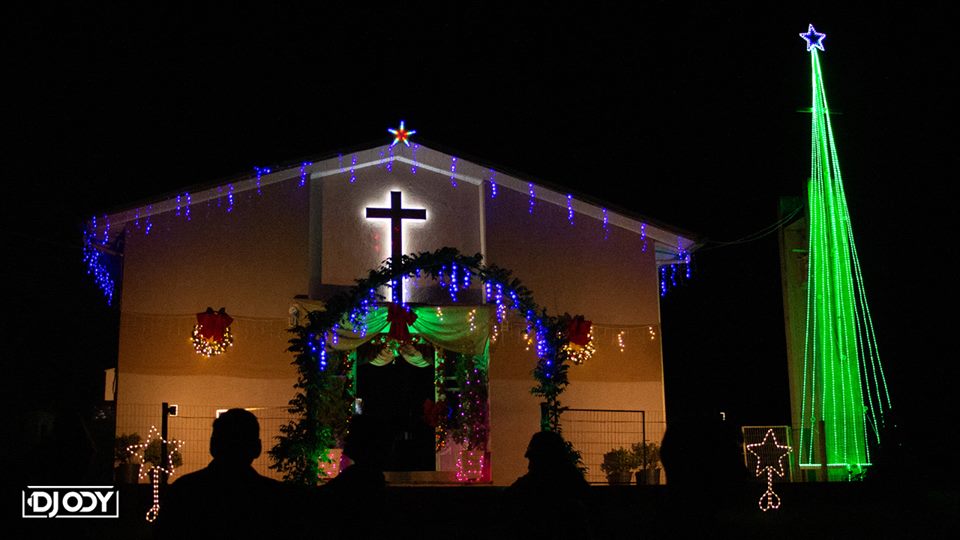 Ir para  <p><big>&Eacute; tradi&ccedil;&atilde;o da Capela Nossa Senhora de Lourdes em Linha Rio Marcelino, interior de Viadutos, embelezar sua igreja com decora&ccedil;&otilde;es natalinas que encantam as pessoas que...