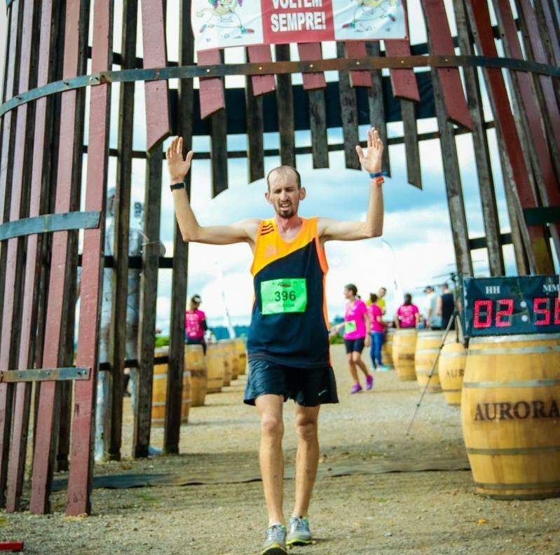 Ir para  <p><big>Ao longo do ano de 2018, o maratonista Cleiton Silveira Casado competiu em 20 corridas, em 15 cidades dos estados do Rio Grande do Sul, Santa Catarina e Paran&aacute;. Fez tamb&eacute;m sua primeira...
