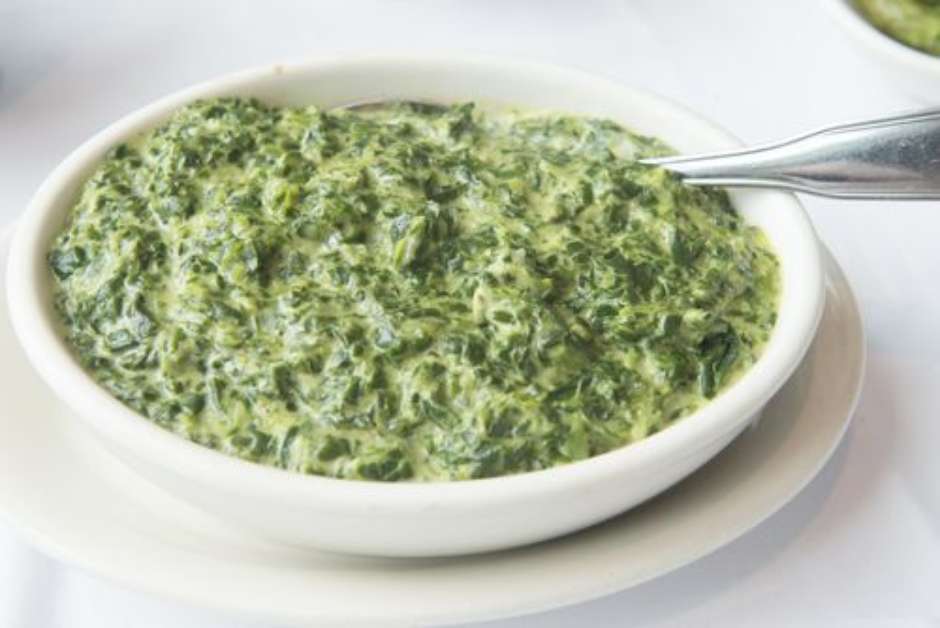 Ir para  <p>1 ma&ccedil;o de espinafre;</p>

<p>3 colheres de sopa de manteiga;</p>

<p>2 colheres de sopa de cebola picada;</p>

<p>2 colheres de sopa de farinha de trigo;</p>

<p>2...