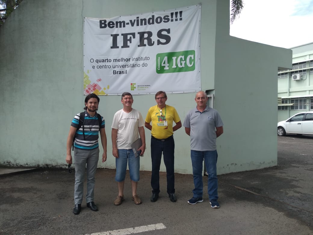 Ir para  <p><big>Dirigentes da Abra&ccedil;o RS &ndash; Regional do Alto Uruguai, se reuniram com o professor H&eacute;lio Pomorski, do Instituto Federal do Rio Grande do Sul &ndash; Campus Erechim, para conversar sobre o curso...