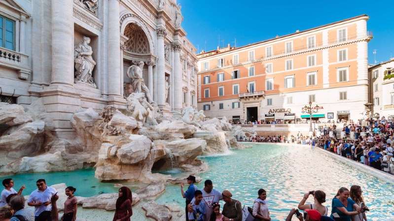 Ir para  <p><big>A prefeita&nbsp;de Roma e a Igreja Cat&oacute;lica Romana entraram em conflito sobre o que deve ser feito com as moedas retiradas da Fontana di Trevi, um dos principais cart&otilde;es-postais da...
