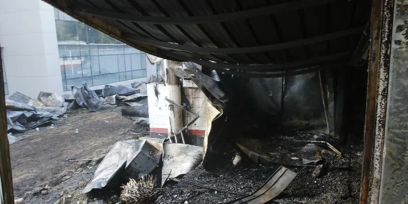 Ir para  <p>Um inc&ecirc;ndio no Centro de Treinamento do Flamengo, conhecido como Ninho do Urubu, deixou 10 pessoas mortas na manh&atilde; desta sexta-feira no Rio de Janeiro. Segundo informa&ccedil;&otilde;es do site da ESPN, as...