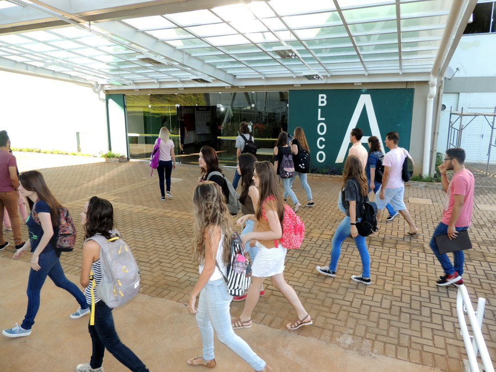 Ir para  <p><big>&nbsp;A Universidade Federal da Fronteira Sul (UFFS) &ndash; Campus Erechim inicia o semestre letivo com uma intensa programa&ccedil;&atilde;o cultural. M&uacute;sica, dan&ccedil;a e outras atividades...