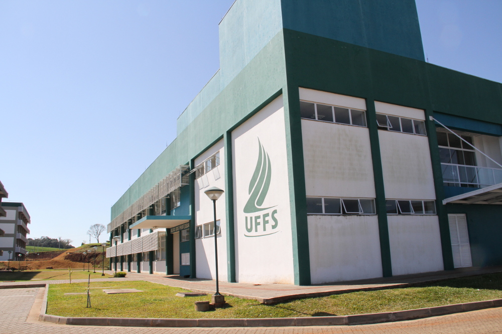 Ir para  <p><big>Aqueles que n&atilde;o conseguiram uma oportunidade de ingresso em curso superior ter&atilde;o uma nova chance nesta semana. A Universidade Federal da Fronteira Sul (UFFS) est&aacute; com...