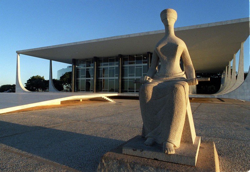 Ir para  <p>A Primeira Turma do Supremo Tribunal Federal (STF) manteve a decis&atilde;o individual do ministro Alexandre de Moraes que rejeitou o retorno de detentos de pres&iacute;dios federais para penitenci&aacute;rias estaduais. A...