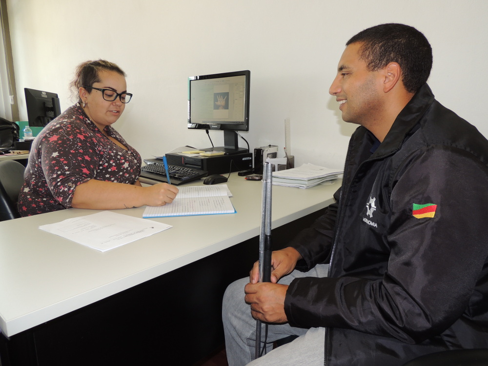 Ir para  <p><big>As institui&ccedil;&otilde;es federais de Ensino Superior viram aumentar, nos &uacute;ltimos anos, o ingresso de pessoas com defici&ecirc;ncia nos seus cursos. O incremento tem a ver com a...