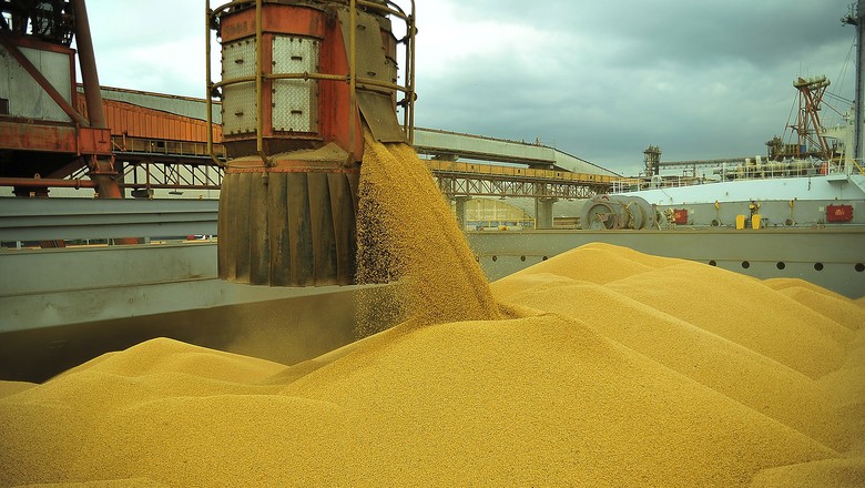 Ir para  <p>A Associa&ccedil;&atilde;o Brasileira dos Produtores de Soja (Aprosoja Brasil) anunciou, nesta segunda-feira (1/4), ter assinado um acordo com o governo do Panam&aacute; para interc&acirc;mbio de...