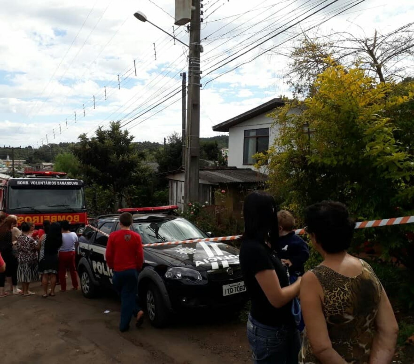 Ir para  <p><big>Foi localizado na manh&atilde; desta ter&ccedil;a-feira (23) o corpo de Leodovina Corassa de 65 anos.&nbsp;<br />
O corpo foi localizado enterrado no p&aacute;tio da resid&ecirc;ncia localizado no...