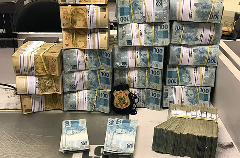 Ir para  <p>A Pol&iacute;cia Civil do Rio Grande do Sul ter&aacute; uma Divis&atilde;o de Combate &agrave; Corrup&ccedil;&atilde;o (DCCOR) at&eacute; o final de julho deste ano. A expectativa &eacute; do diretor do...