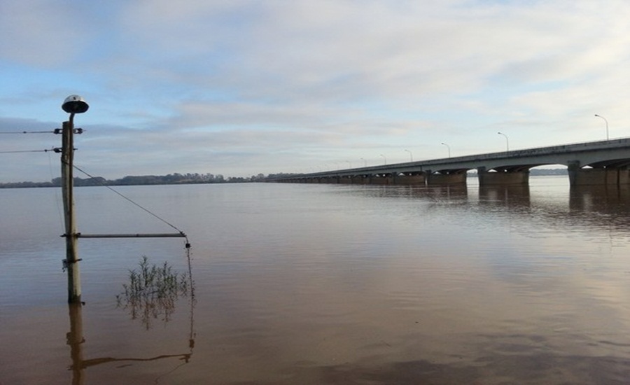 Ir para  <p>A Defesa Civil est&aacute; em estado de alerta em munic&iacute;pios da Fronteira Oeste a partir da evolu&ccedil;&atilde;o das &aacute;guas dos rios que banham a regi&atilde;o. A Bacia do Rio Uruguai com as chuvas...