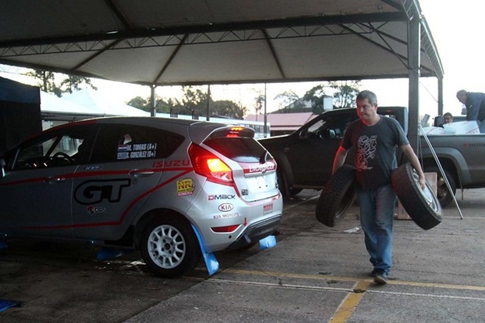 Ir para  <p><big>As primeiras equipes, principalmente estrangeiras, chegaram ao Parque de Apoio do Rally de Erechim, ainda nesta ter&ccedil;a-feira, 28. Entre os b&oacute;lidos que adentraram ao Parque da Accie, local onde...