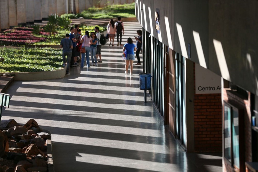 Ir para  <p><big>Os estudantes selecionados na chamada regular do Sistema de Sele&ccedil;&atilde;o Unificada (Sisu) podem, a partir de hoje (12), fazer matr&iacute;cula nas institui&ccedil;&otilde;es de ensino para as quais...