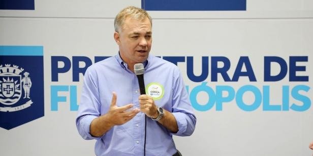 Ir para  <p>O prefeito de Florian&oacute;polis, Gean Loureiro (MDB), foi preso na manh&atilde; desta ter&ccedil;a-feira na Opera&ccedil;&atilde;o Chabu, da Pol&iacute;cia Federal (PF), que visa combater a pr&aacute;tica...