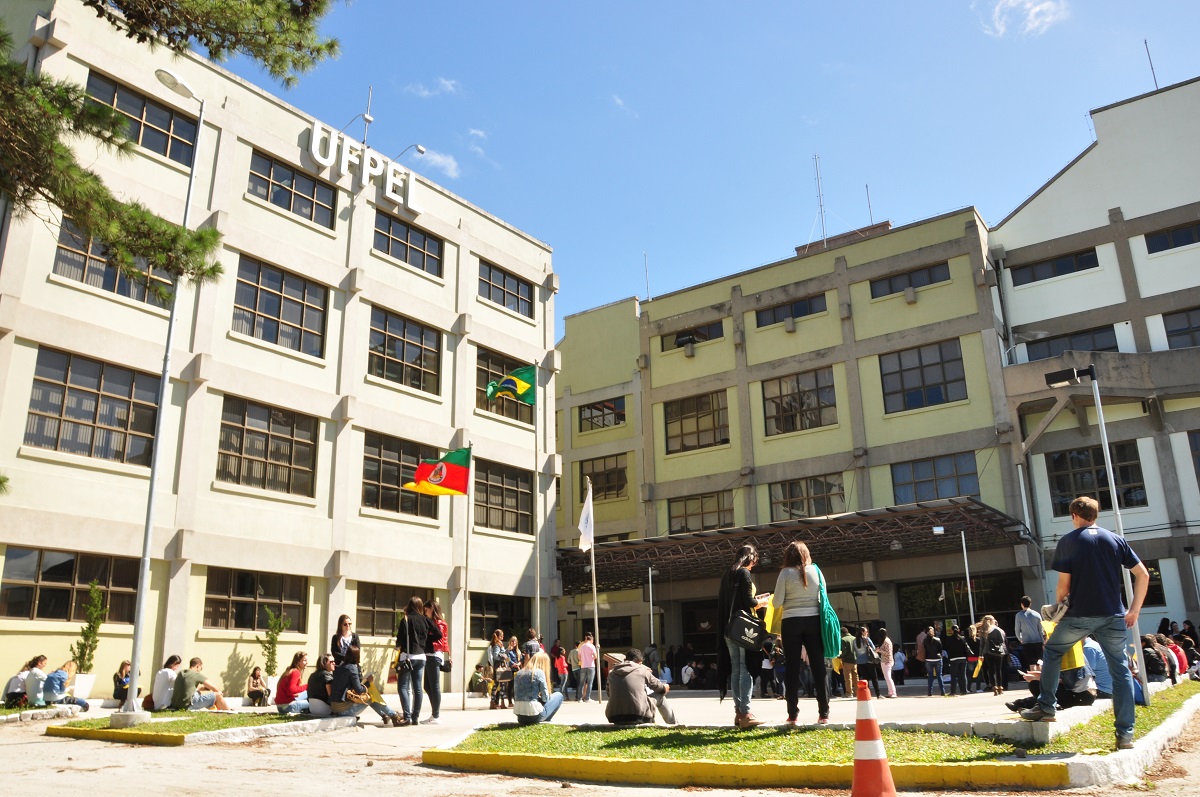Ir para  <p><big>A UFPel est&aacute; entre as 60 melhores universidades da Am&eacute;rica Latina de acordo com a avalia&ccedil;&atilde;o realizada pela revista brit&acirc;nica Times Higher Education (THE), que compara...