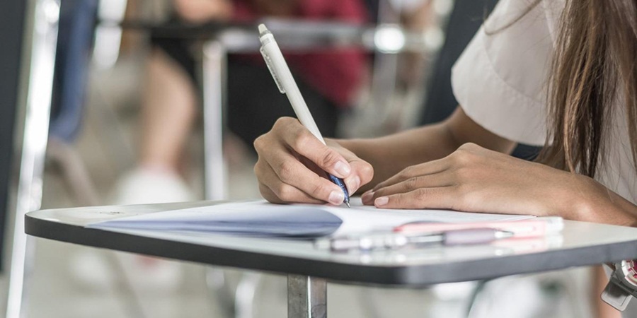 Ir para  <p><big>O Minist&eacute;rio da Educa&ccedil;&atilde;o anunciou nesta quarta-feira, em Bras&iacute;lia, que o Exame Nacional do Ensino M&eacute;dio (Enem) vai se tornar digital. A proposta &eacute; de uma...