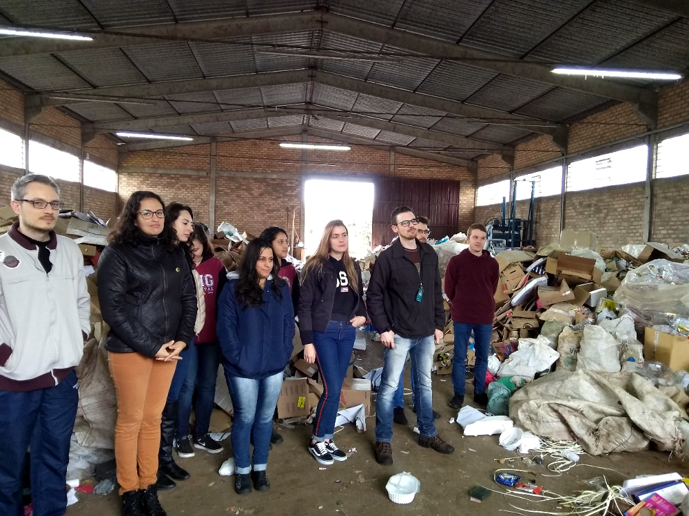 Ir para  <p><big>Acad&ecirc;micos do curso de Engenharia Ambiental e Sanit&aacute;ria da Universidade Federal da Fronteira Sul (UFFS) &ndash; Campus Erechim visitaram, no dia 24 de junho, o Centro Tecnol&oacute;gico de Pedras,...