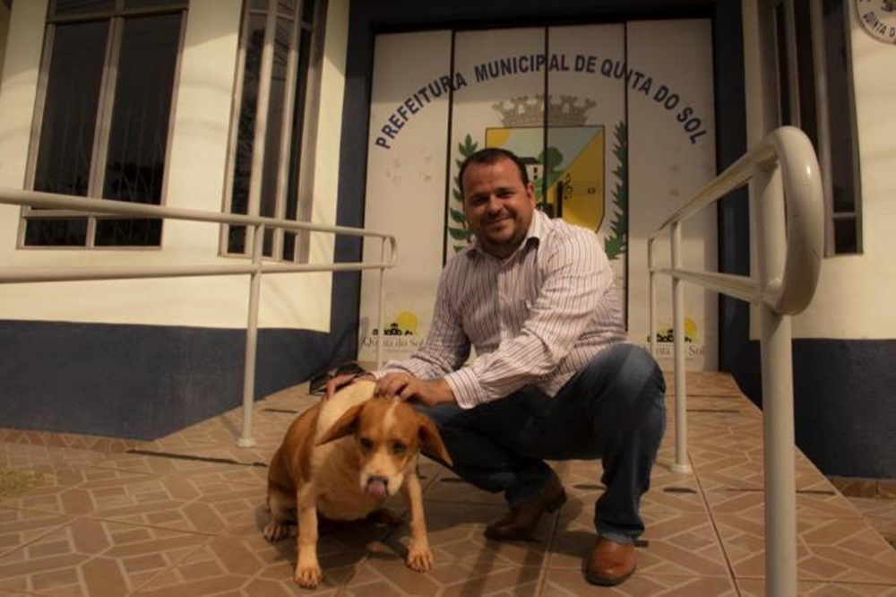 Ir para  <p><big>Quem acessa a principal avenida de Quinta do Sol, cidade de 4.640 habitantes a 446 quil&ocirc;metros de Curitiba, no&nbsp;<strong>Paran&aacute;</strong>, encontra uma outra parte dos moradores que...
