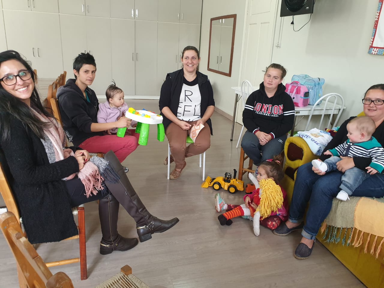 Ir para  <p>De segunda a sexta-feira, nos per&iacute;odos da manh&atilde; e tarde, s&atilde;o realizadas in&uacute;meras atividades no Centro de Refer&ecirc;ncia em Assist&ecirc;ncia Social (CRAS) de Gaurama,...