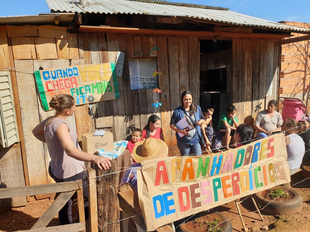 Ir para  <p><big>Tudo na vida &eacute; uma quest&atilde;o de olhar. Voc&ecirc; pode olhar para um peda&ccedil;o de madeira e lan&ccedil;a-lo ao fogo ou simplesmente ignor&aacute;-lo, por&eacute;m tem aqueles que...
