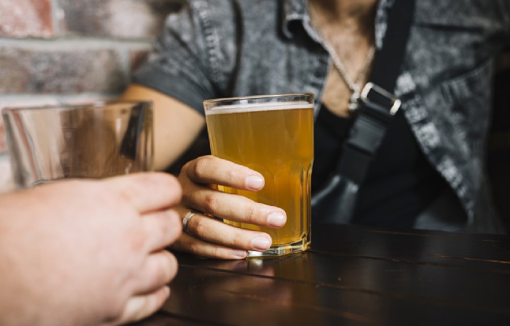 Ir para  <p>Um estudo feito pela Fiocruz (Funda&ccedil;&atilde;o Oswaldo Cruz) revela que aproximadamente 7 milh&otilde;es de brasileiros menores de 18 anos (34,3%) relatavam ter consumido bebida alco&oacute;lica na vida. Um...