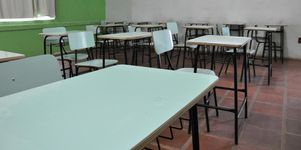 Ir para  <p>O Rio Grande do Sul tem cerca de 862 mil matriculados na rede estadual, segundo dados da Secretaria Estadual de Educa&ccedil;&atilde;o. Por&eacute;m, na pr&aacute;tica, h&aacute; uma quebra nesse dado de cerca de 110...