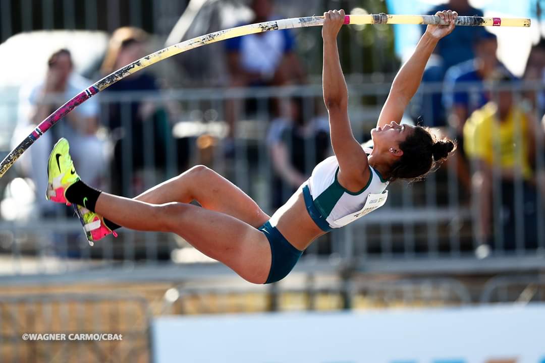 Ir para  <p><big><em><strong>A atleta Isabel Demarco de Quadros, competindo&nbsp; pelo Oricamp/Unimed, na modalidade&nbsp;do salto com vara feminino, conquistou a medalha de bonze (3&ordm; lugar), com salto de 4,06 m....