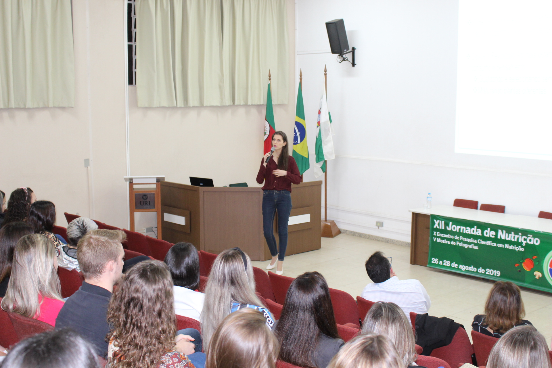 Ir para  <p><br />
<big>&nbsp;&nbsp;&nbsp;&nbsp;&nbsp;&nbsp;&nbsp; Esse foi o tema da mesa-redonda que encerrou a programa&ccedil;&atilde;o da XII Jornada de Nutri&ccedil;&atilde;o da URI, na...