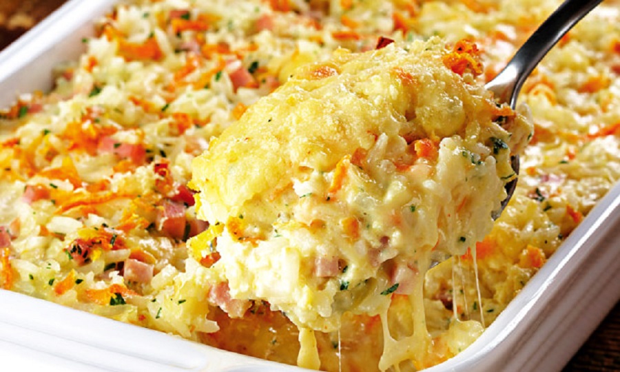 Ir para  <p>4 x&iacute;caras de arroz cozido;</p>

<p>100 gramas de mussarela ralada;</p>

<p>100 gramas de presunto cortado em cubos pequenos;</p>

<p>&nbsp;1 cenoura ralada;</p>

<p>2...