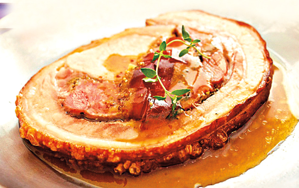Ir para  <p>10 por&ccedil;&otilde;es / 60min</p>

<p>1 matambre inteiro;<br />
2 lingui&ccedil;as calabresa;<br />
2 tiras de bacon cortadas finas;<br />
Tempero verde a gosto;<br />
Sal e...