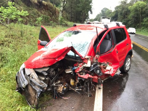 Ir para  <p><big>Tr&ecirc;s&nbsp;pessoas ficaram feridas em um acidente de tr&acirc;nsito na ERS&nbsp;135, pr&oacute;ximo ao Trevo da UFFS em Erechim. Segundo o Comando Rodovi&aacute;rio da Brigada Miltar...