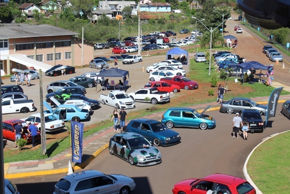 Ir para  <p><big>&nbsp; A comunidade regional tem a oportunidade de ver de perto, neste domingo, 20, toda tecnologia empregada em ve&iacute;culos. Vai ser no III Engineering Car Meeting (Exposi&ccedil;&atilde;o de Carros...