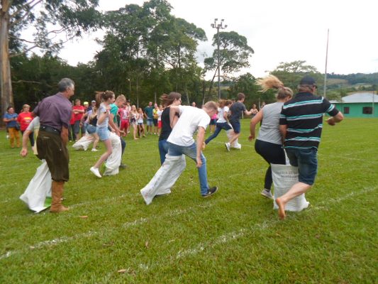 Ir para  <p><big>Divers&atilde;o; desenvolvimento do esp&iacute;rito participativo, promo&ccedil;&atilde;o do desenvolvimento f&iacute;sico, social e cultural; integra&ccedil;&atilde;o entre fam&iacute;lias;...