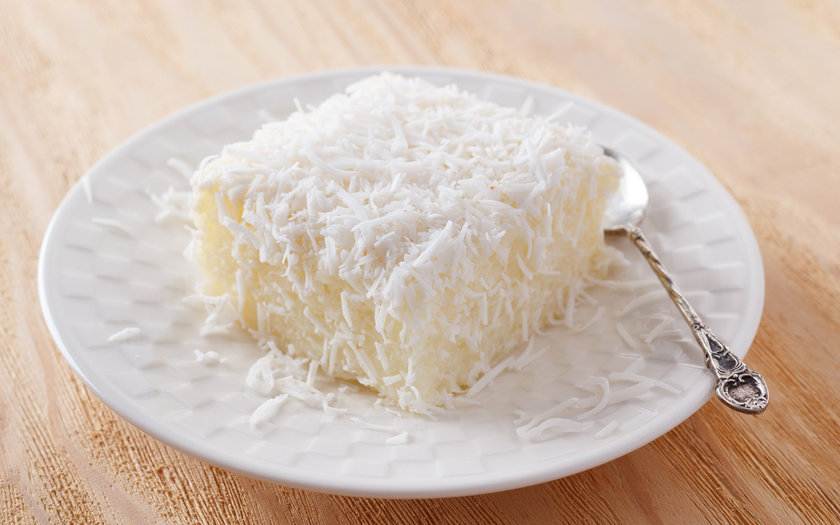 Ir para  <p>20 por&ccedil;&otilde;es / 25min</p>

<p>2 x&iacute;caras (ch&aacute;) de a&ccedil;&uacute;car<br />
2 x&iacute;caras (ch&aacute;) de farinha de trigo<br />
4 ovos<br...