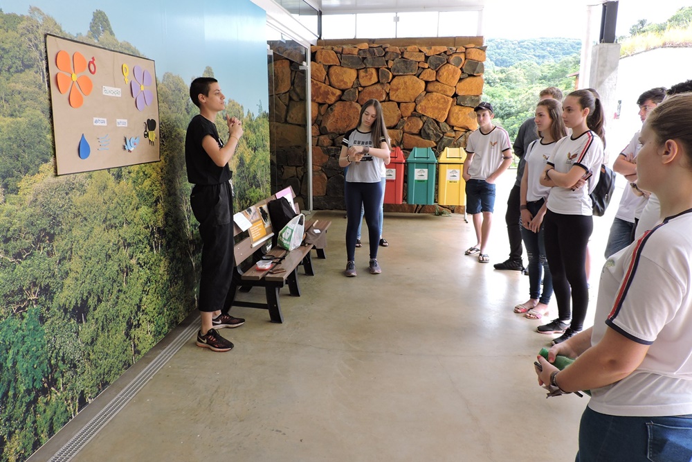 Ir para  <p><big>O Curso de Ci&ecirc;ncias Biol&oacute;gicas desenvolveu na quarta-feira, 13, atividades sobre Agroecologia e Sa&uacute;de Ambiental com os estudantes do Instituto de Educa&ccedil;&atilde;o Estadual de...