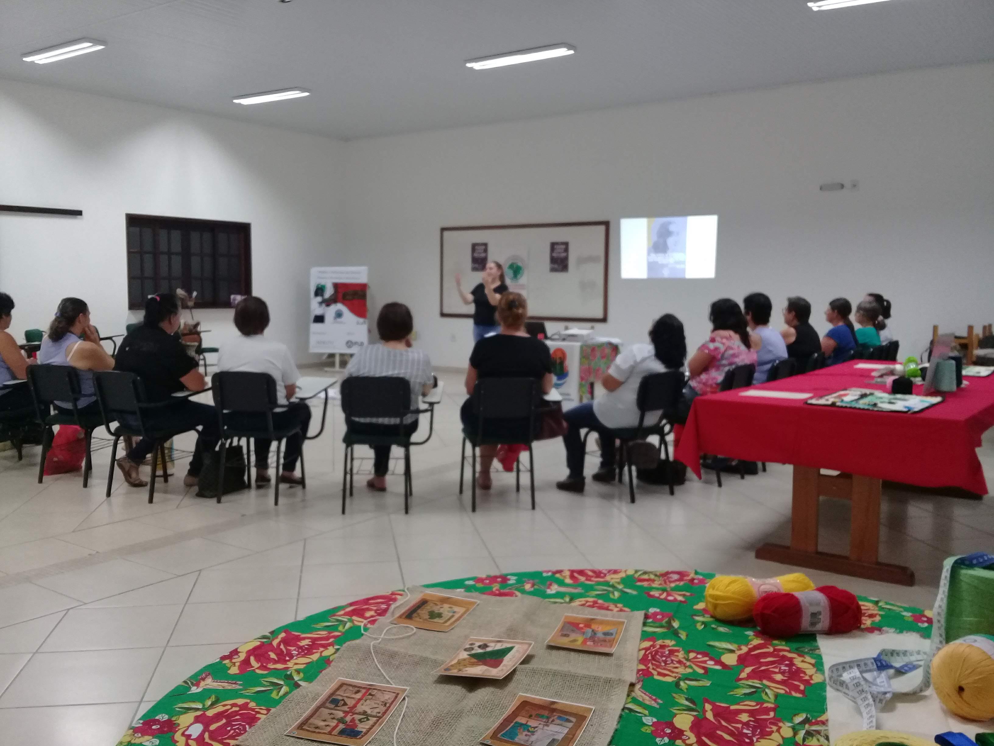Ir para  <p><big>No&nbsp;dia 26 de novembro, o Movimento dos Atingidos por Barragens do Rio Grande do Sul (MAB/RS) promoveu, em Santa Rosa, a Exposi&ccedil;&atilde;o Arpilleras: Mulheres Atingidas por Barragens Defensoras dos...