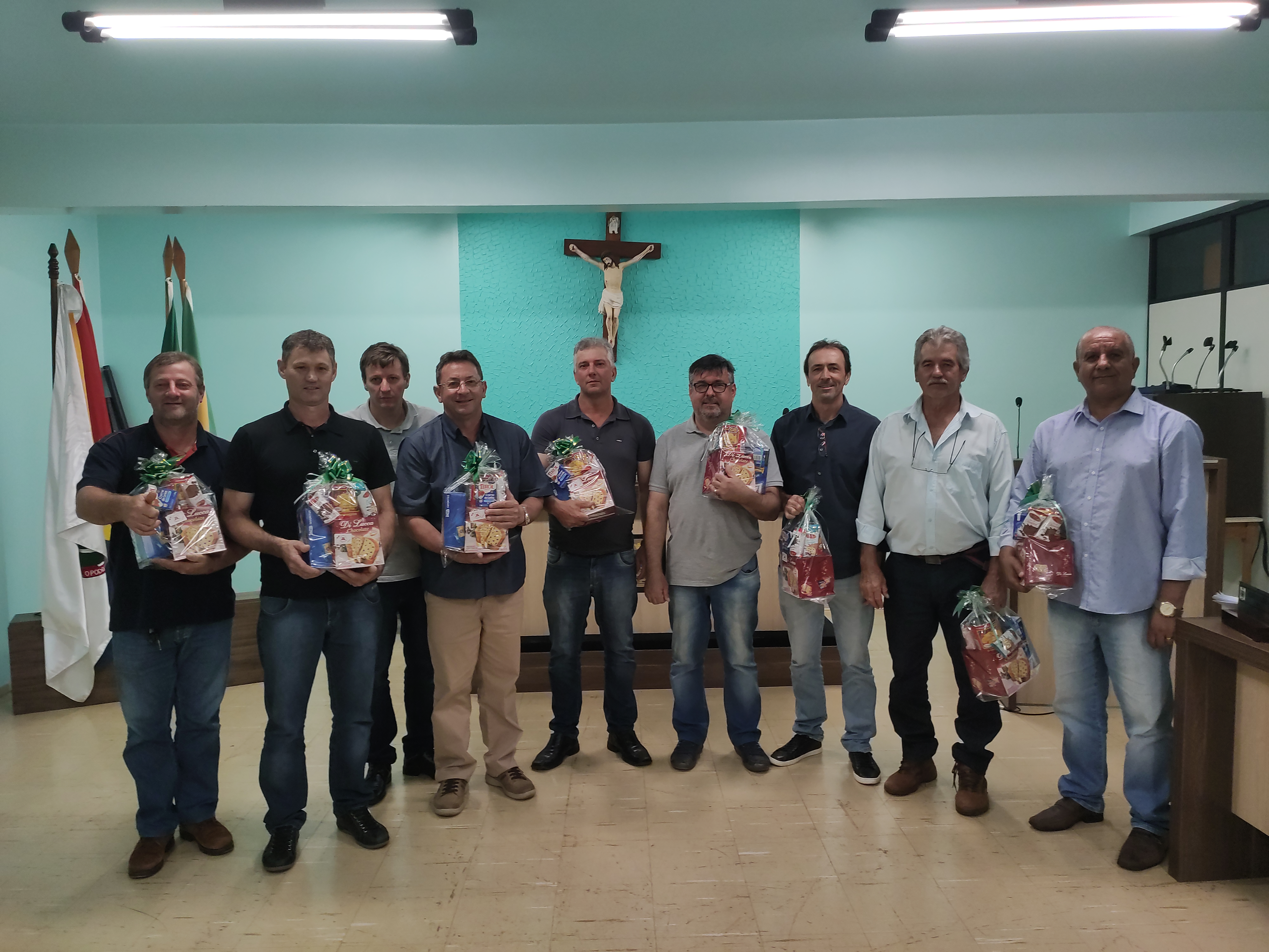 Ir para  <p><big>Na &uacute;ltima segunda-feira(16/12), durante a sess&atilde;o ordin&aacute;ria da C&acirc;mara Municipal de Vereadores de Viadutos, foi realizada e elei&ccedil;&atilde;o da nova presid&ecirc;ncia...