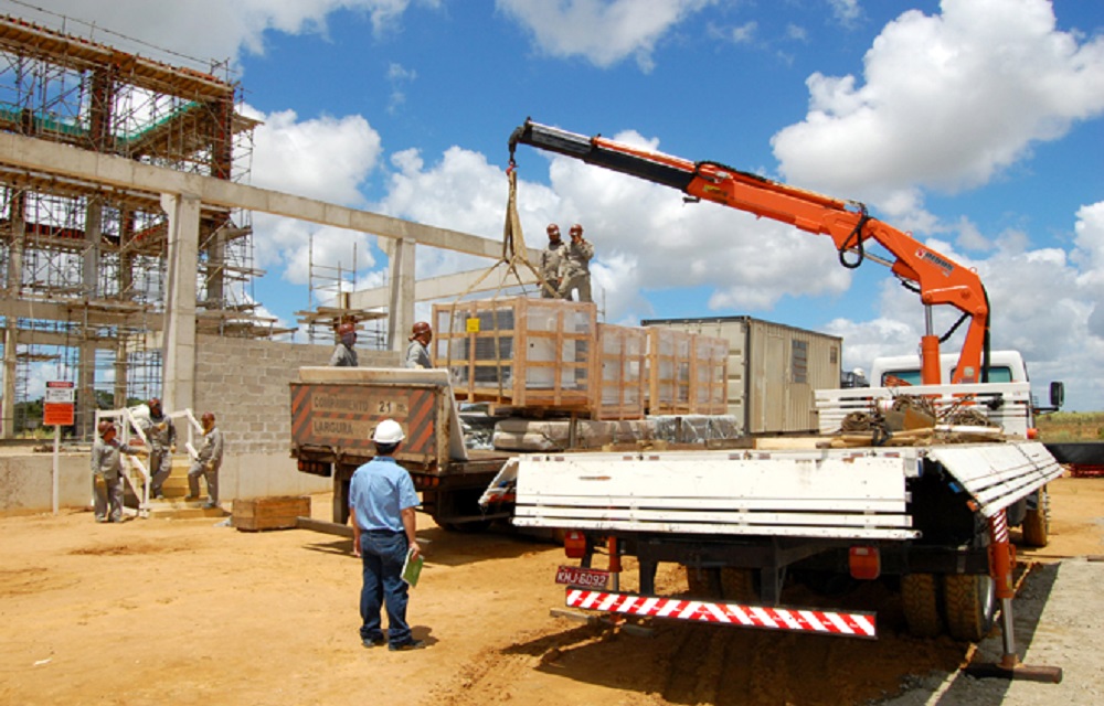 Ir para  <p>Puxado pelo bom desempenho dos setores de com&eacute;rcio e servi&ccedil;os, o mercado de trabalho brasileiro criou 99.232 empregos com carteira assinada em novembro, de acordo com dados do Cadastro Geral de Empregados e...