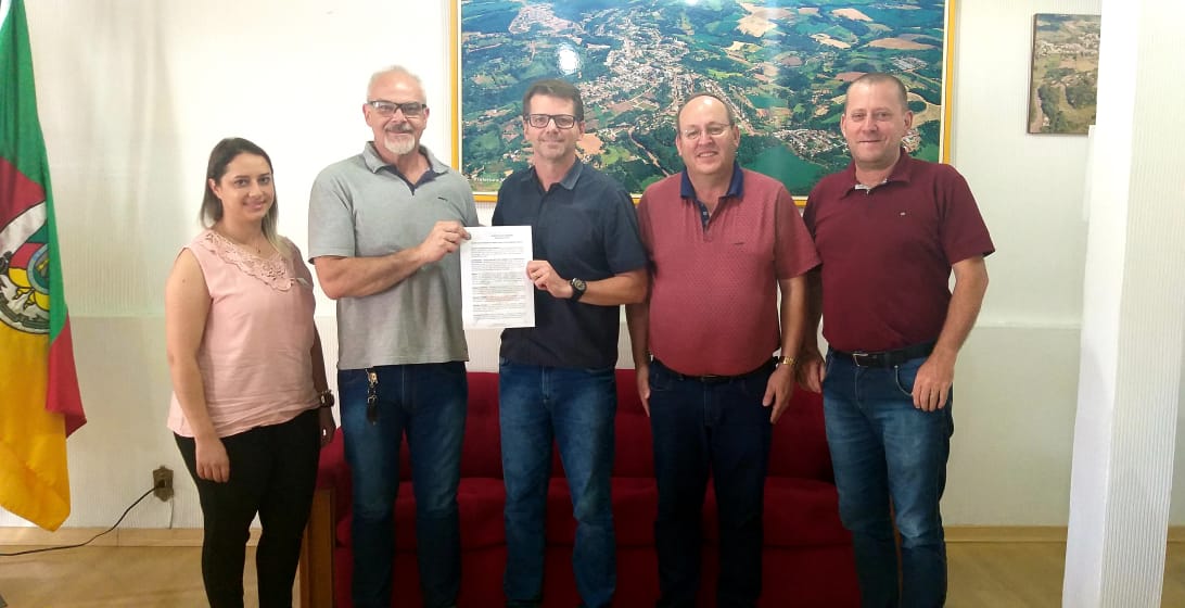 Ir para  <p>Mais uma a&ccedil;&atilde;o de grande import&acirc;ncia foi realizada pelo Governo Municipal de Gaurama na &uacute;ltima quinta-feira, dia 26/12. Trata-se da ced&ecirc;ncia do im&oacute;vel com mais de 500...