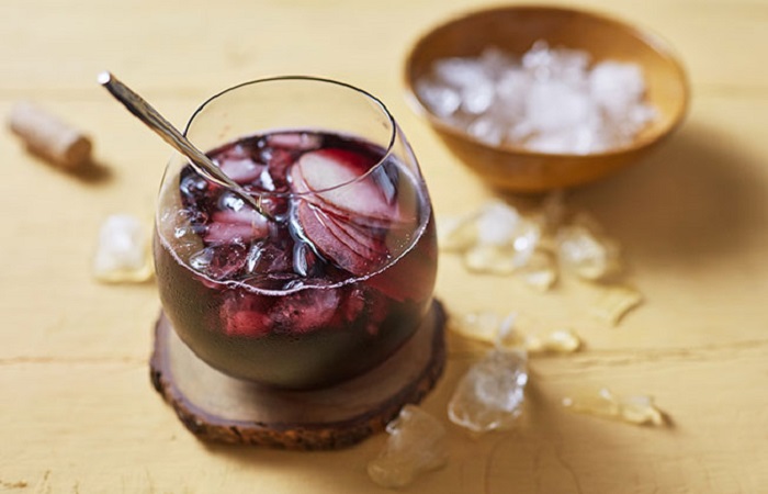 Ir para  <ul>
	<li>&frac12; ma&ccedil;&atilde;</li>
	<li>&frac12; x&iacute;cara (ch&aacute;) de suco de laranja coado</li>
	<li>&frac12; x&iacute;cara (ch&aacute;) de vinho tinto...