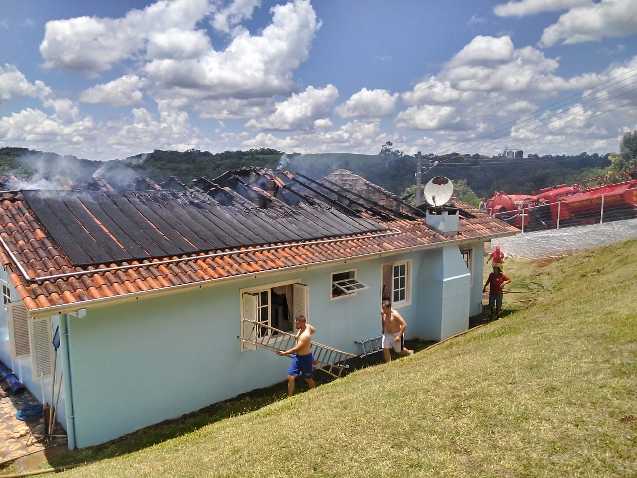 Ir para  <p><big>Inc&ecirc;ndio em resid&ecirc;ncia localizada no Bairro Bela Vista, em Gaurama, provocou danos de grande monta e causou p&acirc;nico nos moradores e vizinhos. </big></p>

<p><big>Segundo...