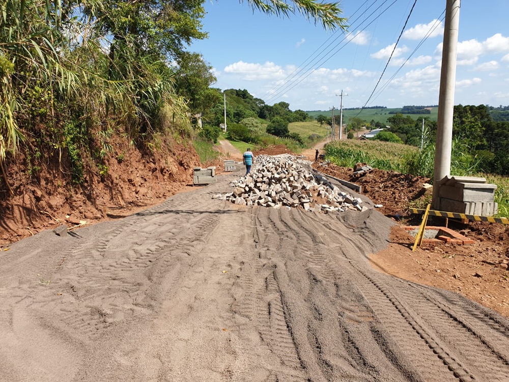 Ir para  <p><big>O tr&acirc;nsito no distrito de Balisa est&aacute; modificado por cerca de 30 dias. O motivo &eacute; mais uma obra que est&aacute; sendo realizada e que trar&aacute; mais qualidade de vida aos moradores....