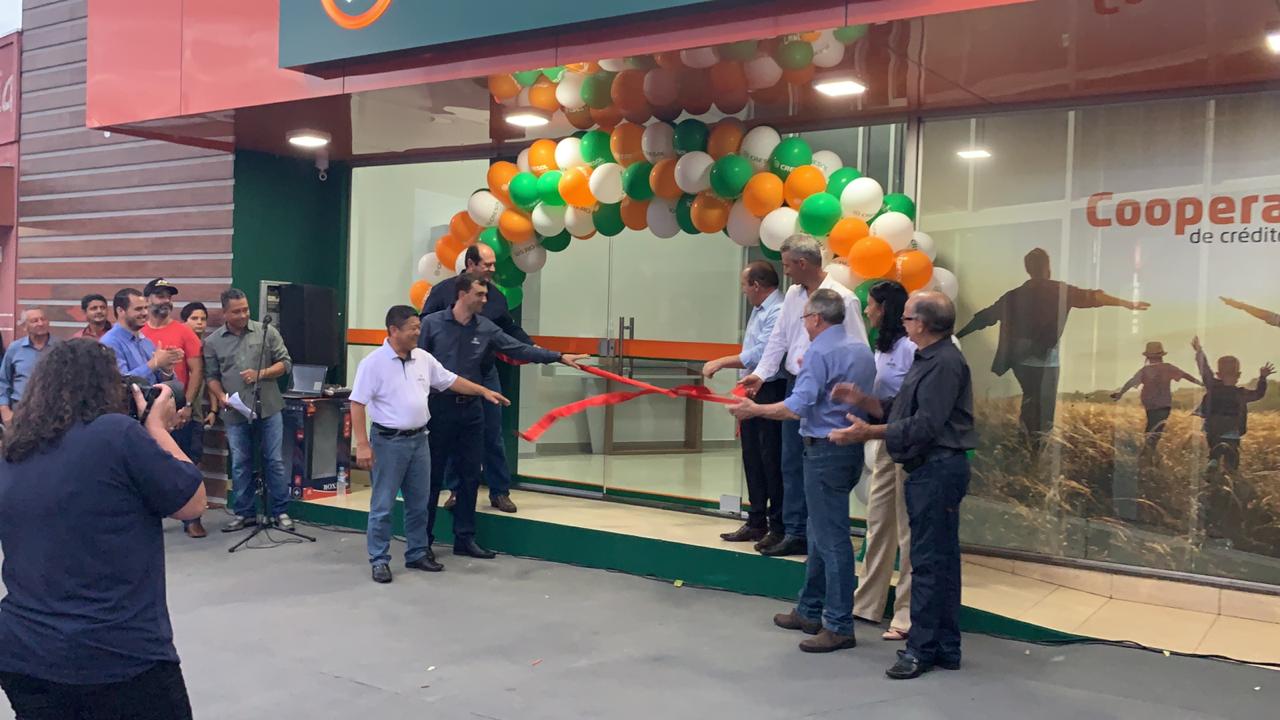 Ir para  <p><big>A Cresol Sicoper realizou, na&nbsp;quinta-feira, 23 de janeiro, a inaugura&ccedil;&atilde;o da sua 111&ordf; ag&ecirc;ncia de relacionamento, sendo contemplado o munic&iacute;pio de Ivinhema, na...