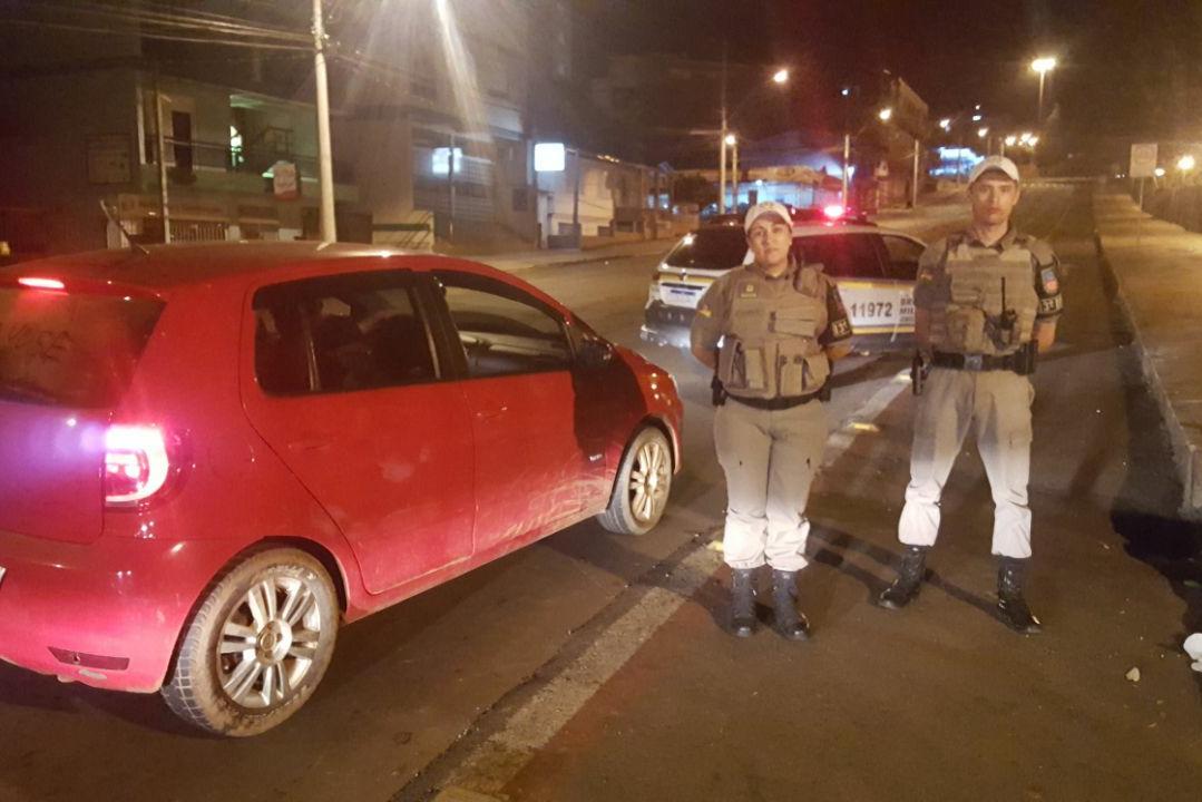 Ir para  <p><big>Policiais militares de Erechim, reanimaram na noite desta sexta-feira (7) uma crian&ccedil;a que estava desacordada e sem respirar. A crian&ccedil;a estava engasgada com leite materno.&nbsp;O caso s&oacute; foi...