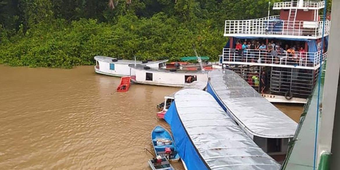 Ir para  <p>Subiu para 13 o n&uacute;mero de pessoas mortas ap&oacute;s o&nbsp;naufr&aacute;gio de uma embarca&ccedil;&atilde;o no sul do Amap&aacute;&nbsp;na madrugada do domingo (1&ordm;). De acordo com o...